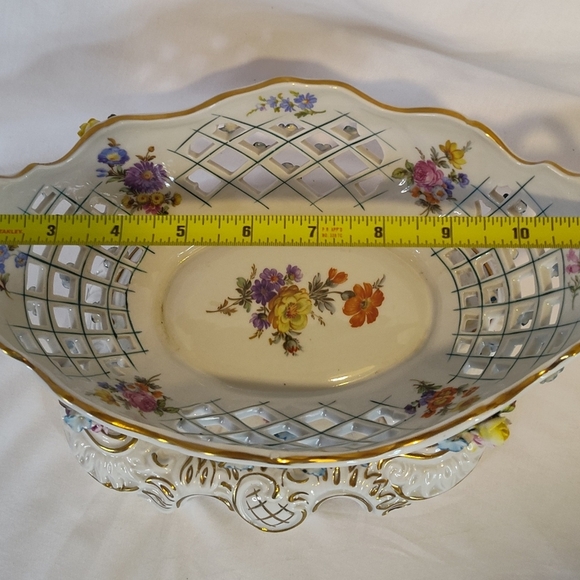 19th Century Carl Thieme Reticulated Centerpiece RARE WITH BASE - Picture 9 of 12